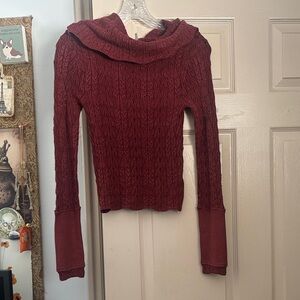 Free people - stunning maroon top - great for winter